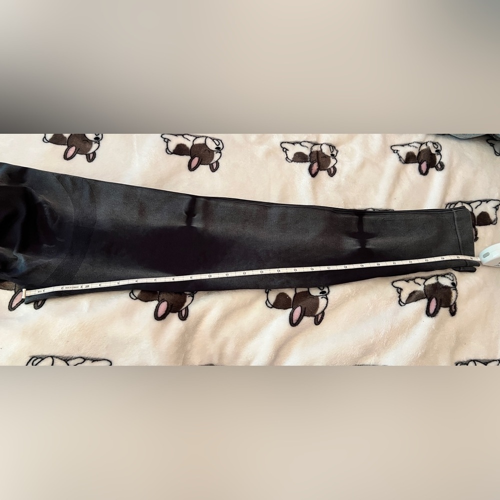 Shein Seamless Wide Waistband Sports Leggings
Black / 8/10(L) - Picture 7 of 10